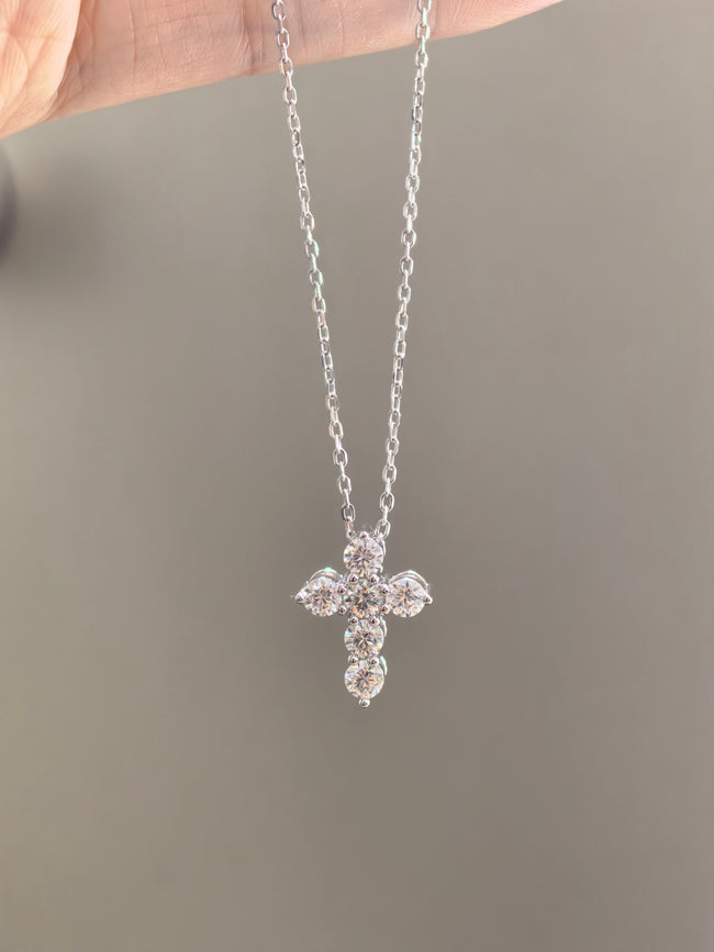 White Four-Leaf Clover Moissanite Pendant Necklace Pear Cut 3*5 LCB5210 Main Image