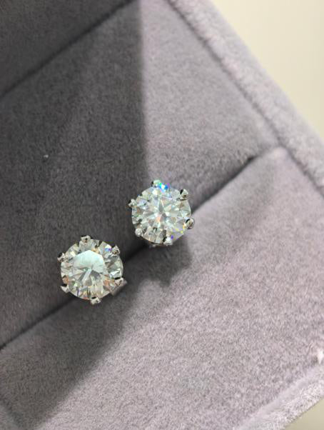 Luxe Heirloom Earrings - White Moissanite Hover Image