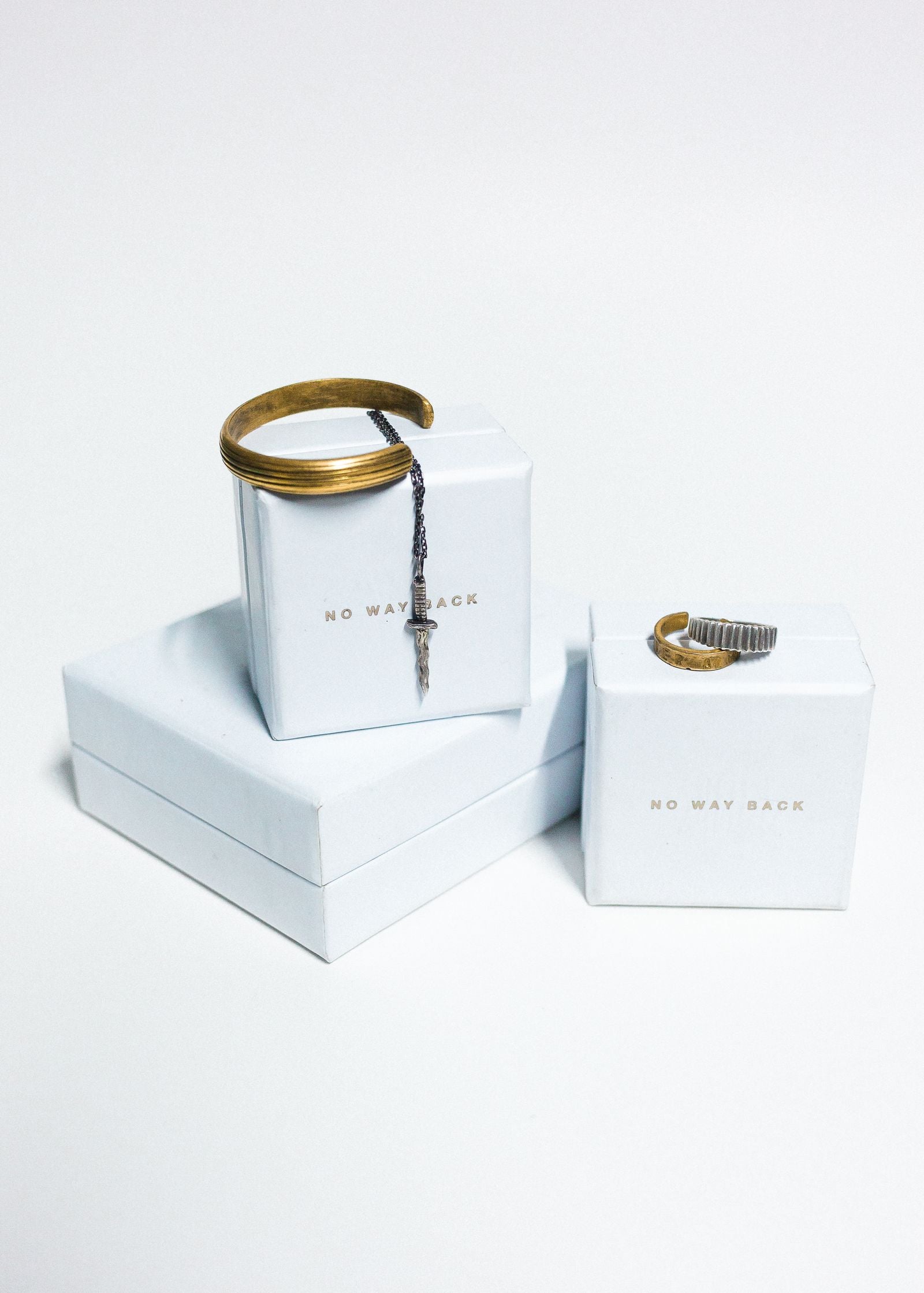 Flora Gemma Signature Luxury Packaging & Gift Presentation