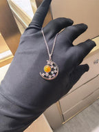 Luxe Heirloom Pendant Necklace - 黄彩