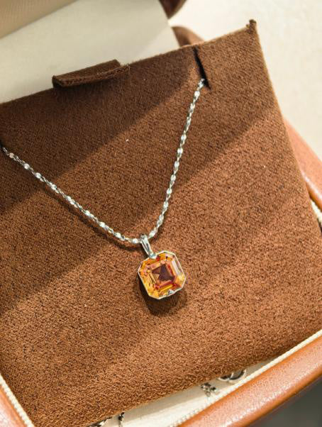 Luxe Heirloom Pendant Necklace - 威士忌