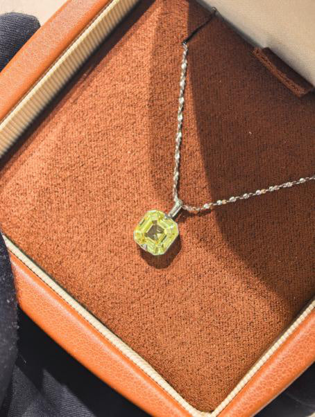 Luxe Heirloom Pendant Necklace - Canary Yellow