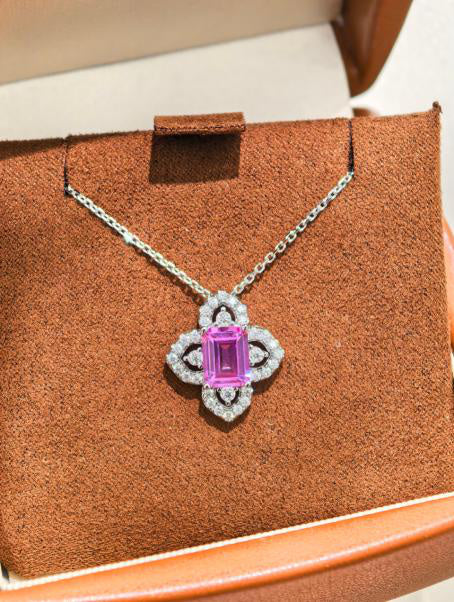Four-Leaf Clover Pendant Necklace - Pink Sapphire