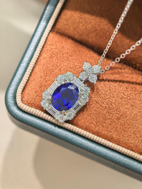 Four-Leaf Clover Pendant Necklace - Royal Blue