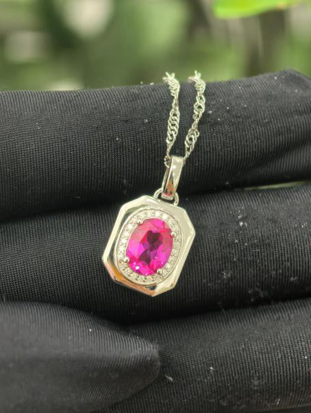 Luxe Heirloom Pendant Necklace - Hot Pink