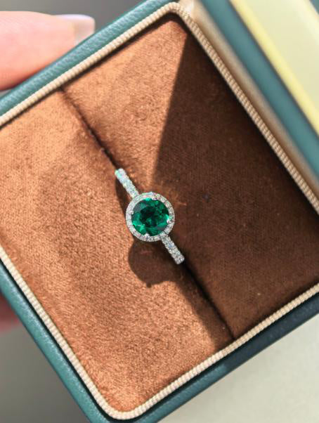 Luxe Heirloom Ring - 赞比亚祖母 绿