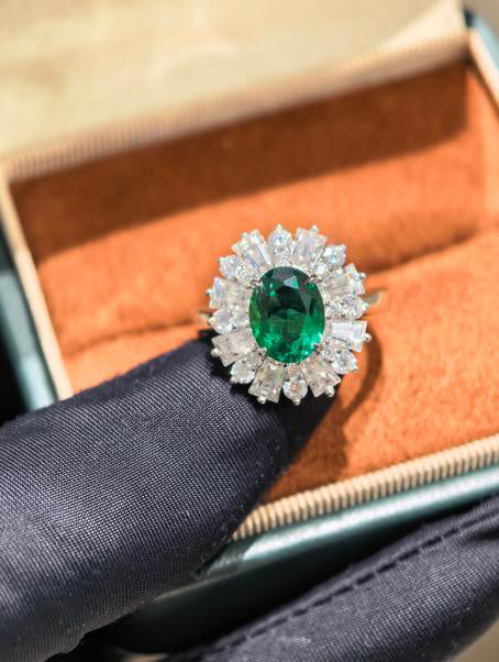 Luxe Heirloom Ring - 赞比亚祖母 绿