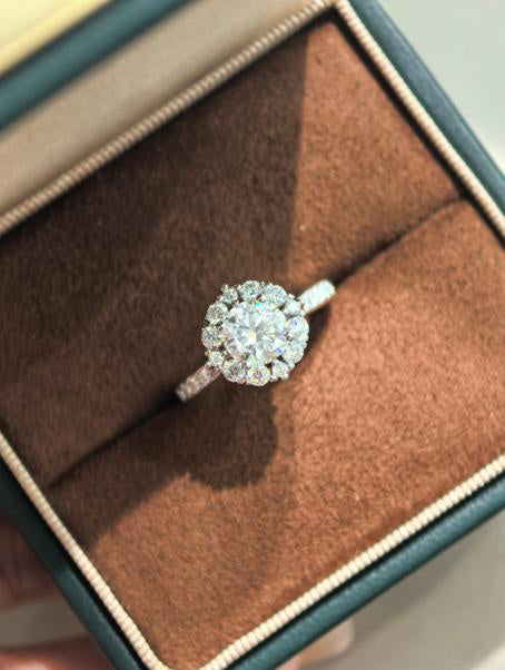 Luxe Heirloom Ring - White Moissanite