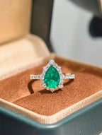 Droplet Teardrop Ring - 哥伦比亚祖 母绿